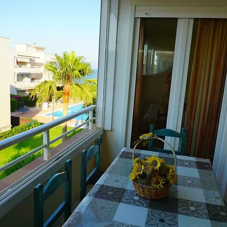 Apartamento Con Piscina Comunitaria *