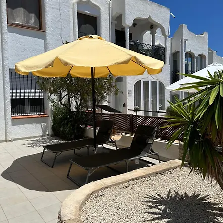 Apartment Con Piscina